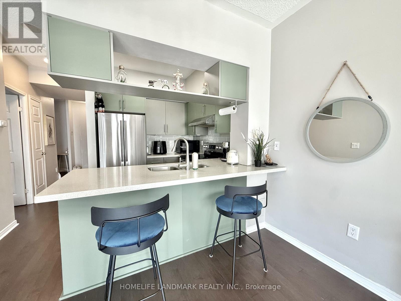 701 - 909 Bay Street, Toronto, Ontario  M5S 3G2 - Photo 11 - C13557182