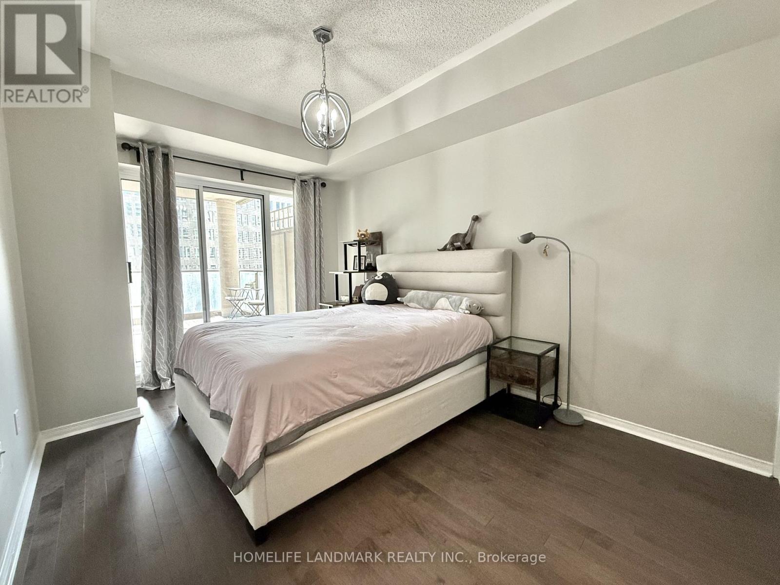 701 - 909 Bay Street, Toronto, Ontario  M5S 3G2 - Photo 12 - C13557182