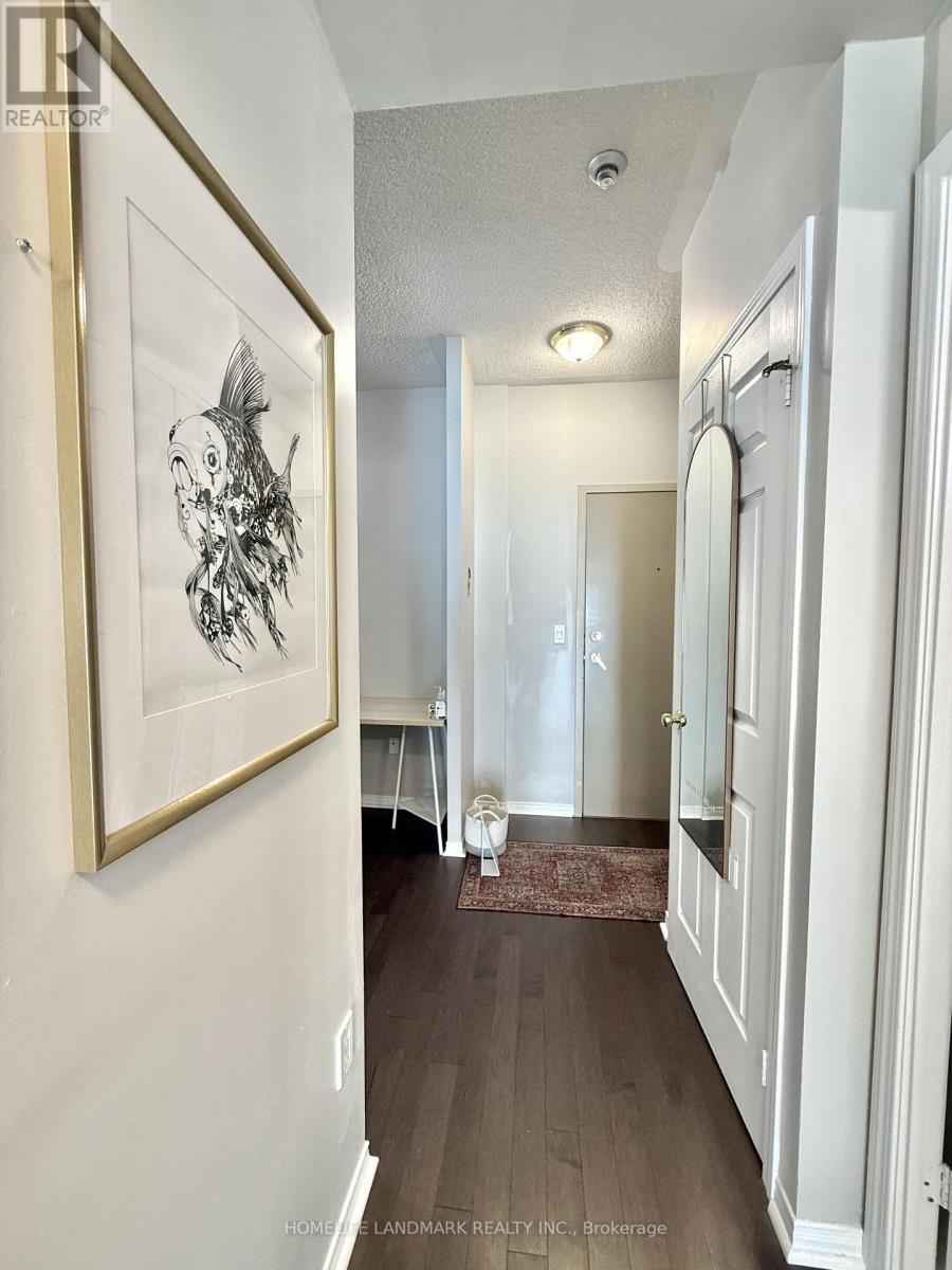 701 - 909 Bay Street, Toronto, Ontario  M5S 3G2 - Photo 14 - C13557182