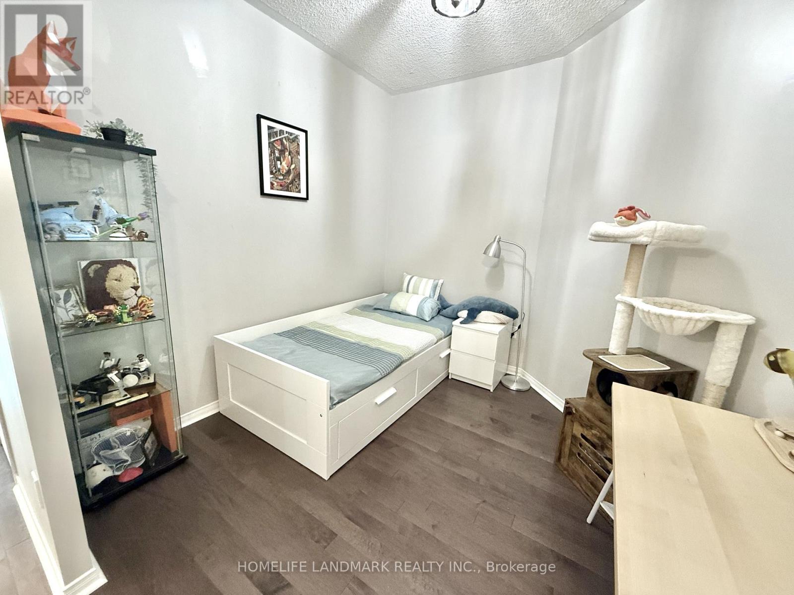 701 - 909 Bay Street, Toronto, Ontario  M5S 3G2 - Photo 15 - C13557182