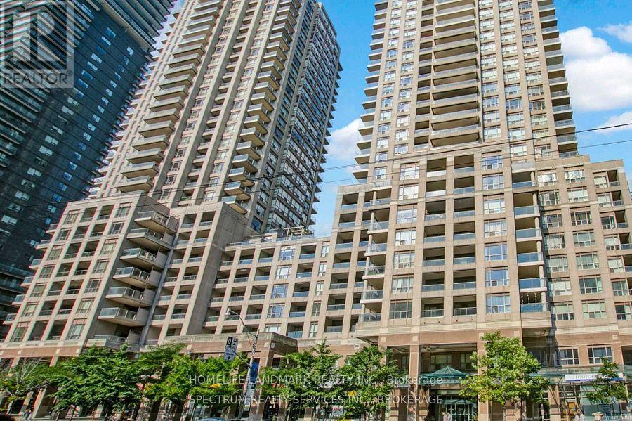 701 - 909 Bay Street, Toronto, Ontario  M5S 3G2 - Photo 2 - C13557182