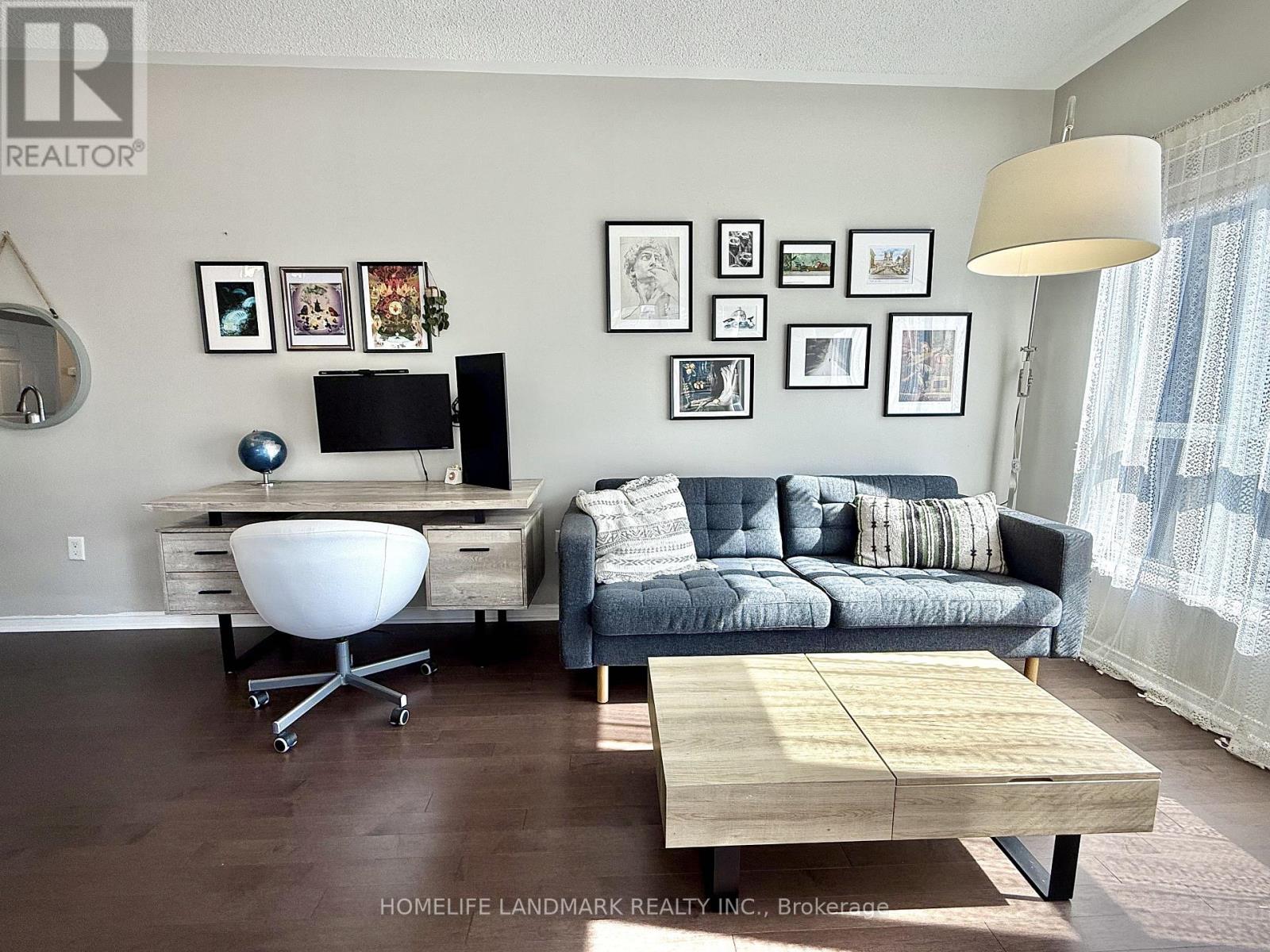 701 - 909 Bay Street, Toronto, Ontario  M5S 3G2 - Photo 4 - C13557182