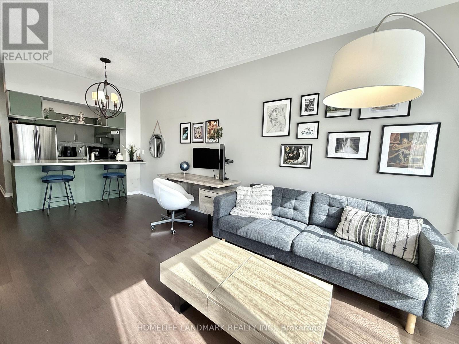701 - 909 Bay Street, Toronto, Ontario  M5S 3G2 - Photo 7 - C13557182