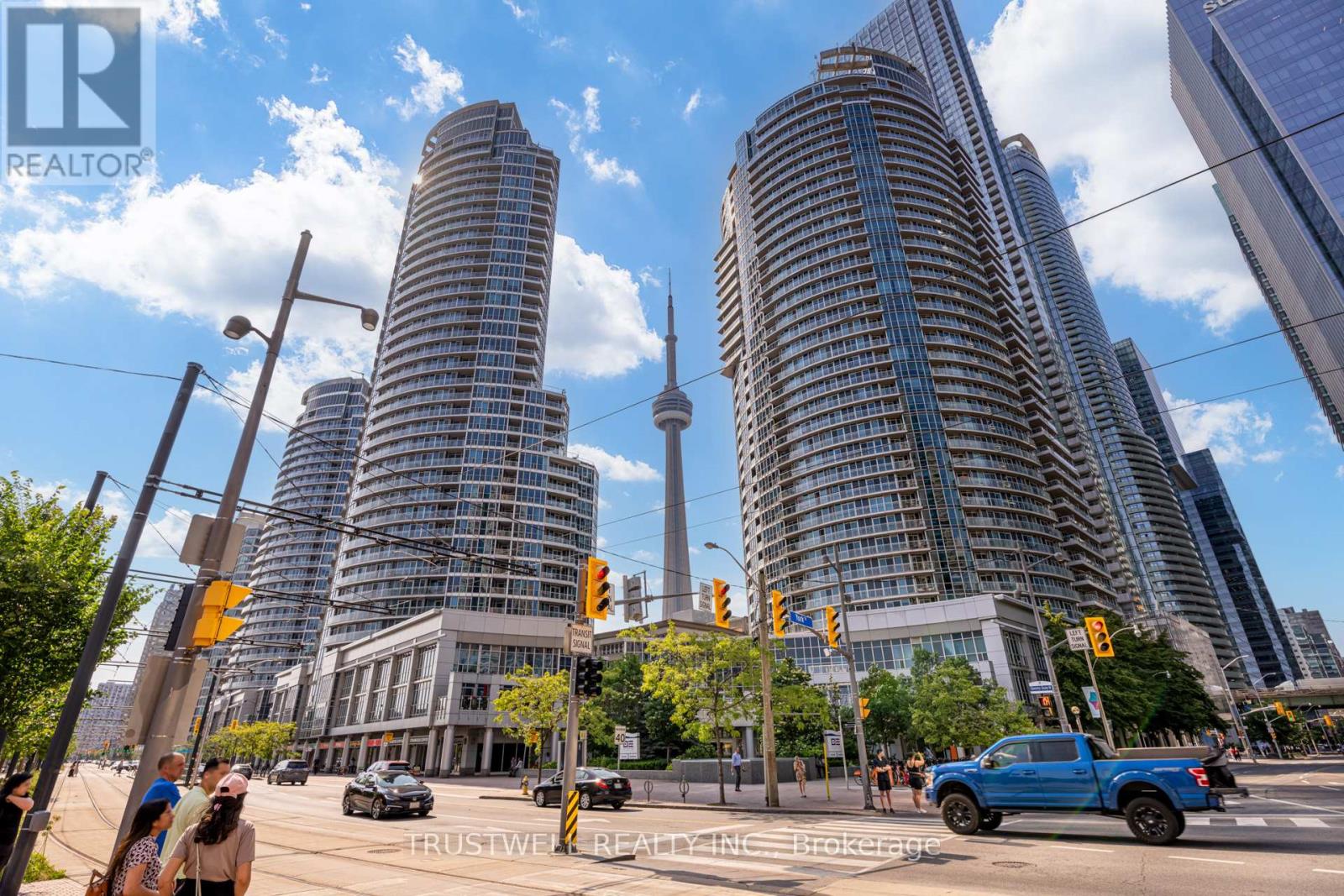 213 - 208 QUEENS QUAY W