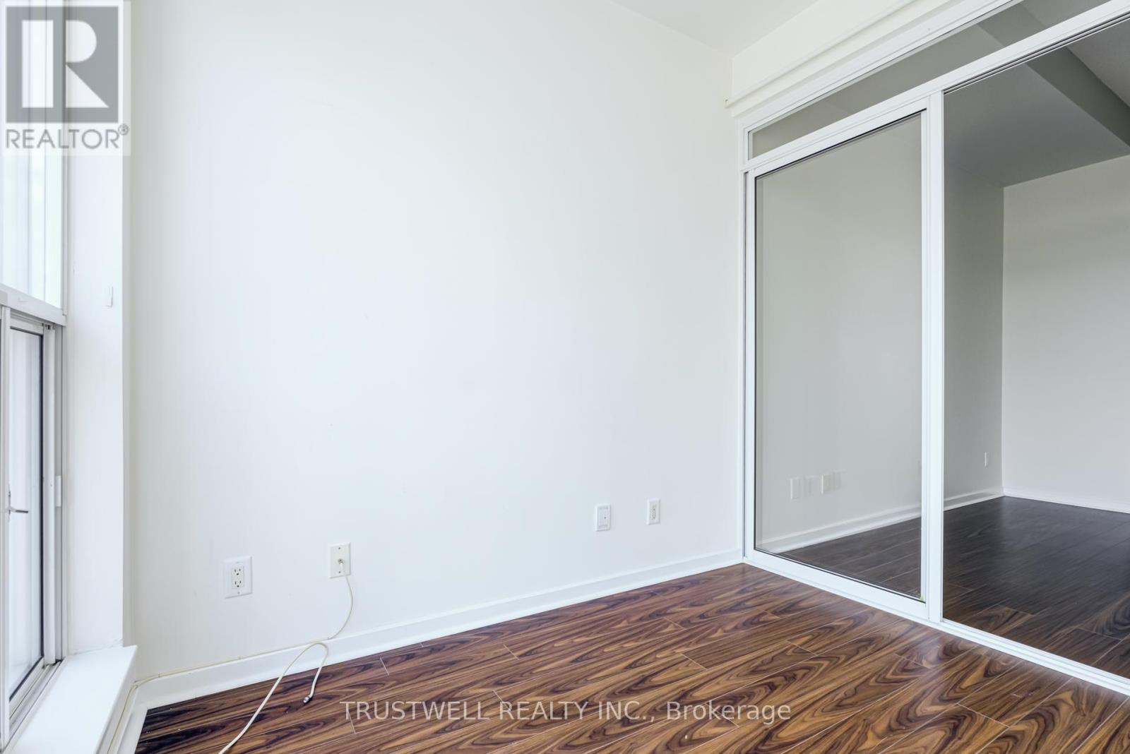 213 - 208 Queens Quay W, Toronto, Ontario M5J 2Y5 - Photo 11 - C13557252
