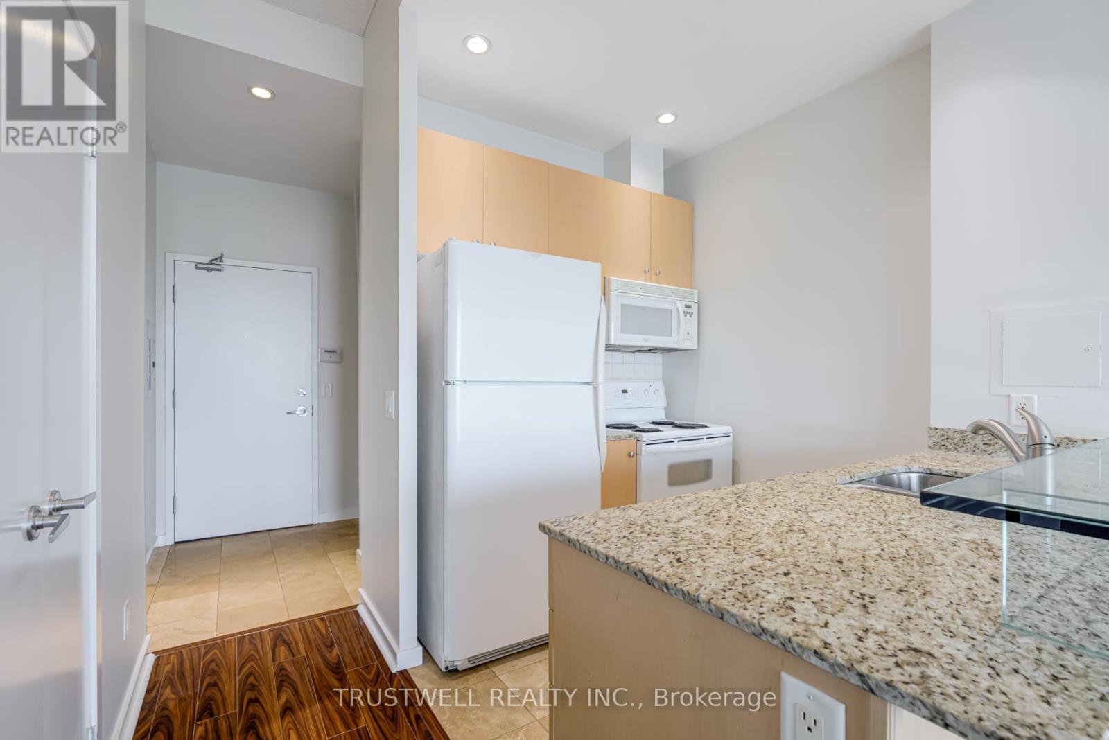 213 - 208 Queens Quay W, Toronto, Ontario M5J 2Y5 - Photo 12 - C13557252