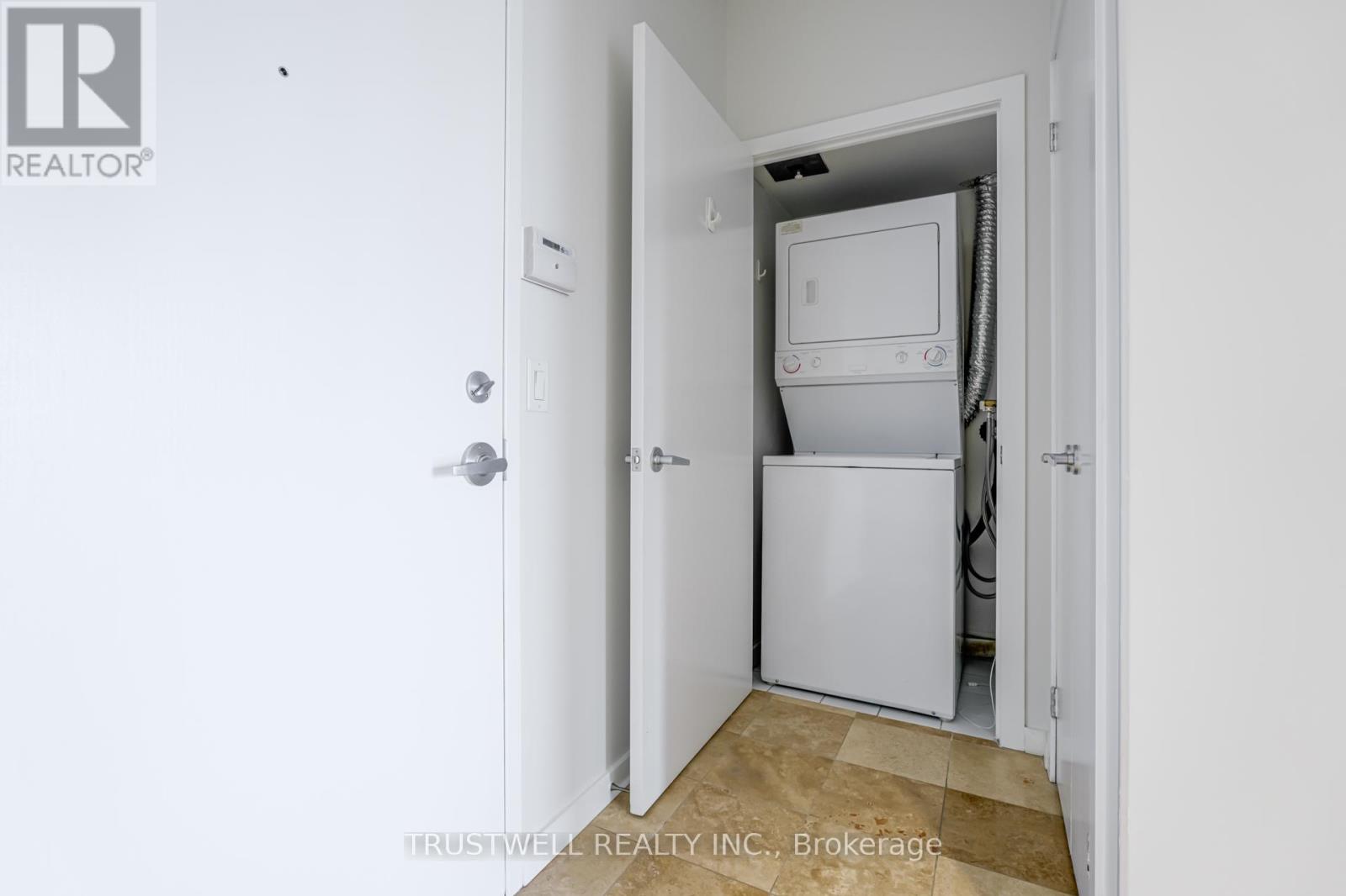 213 - 208 Queens Quay W, Toronto, Ontario M5J 2Y5 - Photo 22 - C13557252