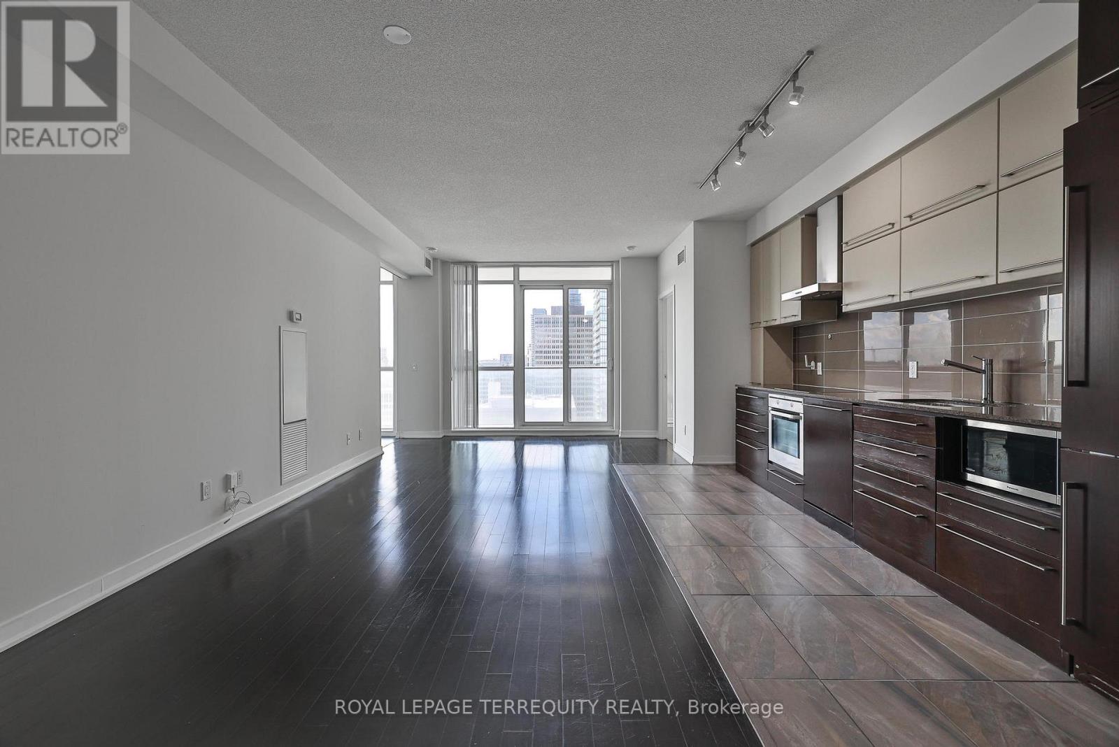 2412 - 770 Bay Street, Toronto, Ontario  M5G 0A6 - Photo 10 - C13557266