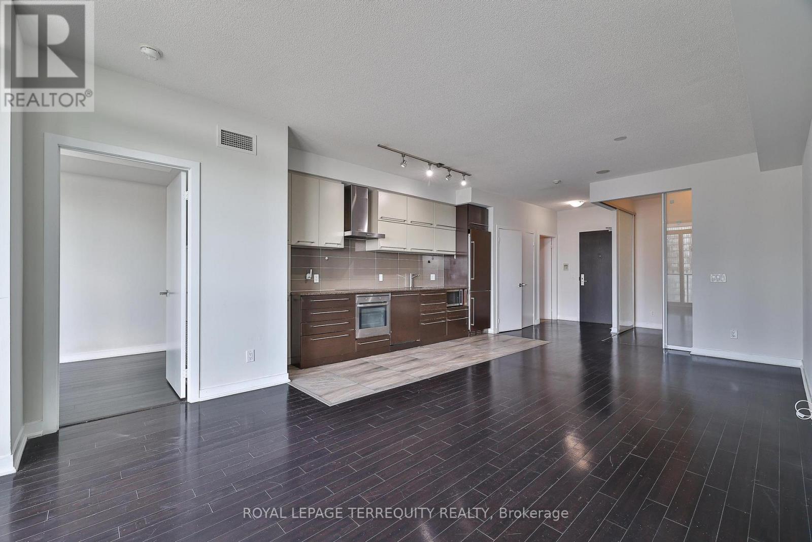 2412 - 770 Bay Street, Toronto, Ontario  M5G 0A6 - Photo 15 - C13557266