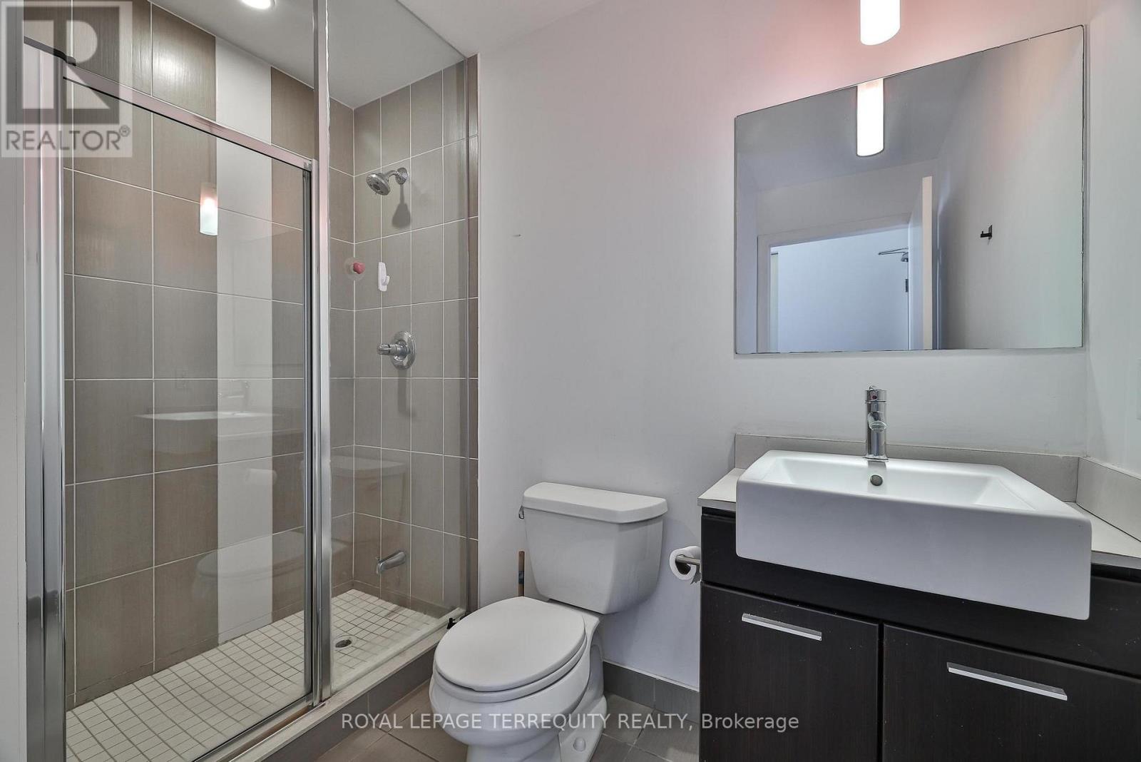 2412 - 770 Bay Street, Toronto, Ontario  M5G 0A6 - Photo 24 - C13557266