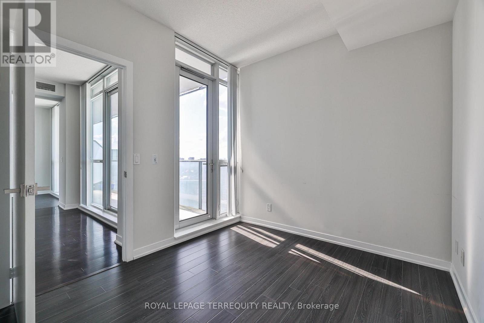 2412 - 770 Bay Street, Toronto, Ontario  M5G 0A6 - Photo 27 - C13557266