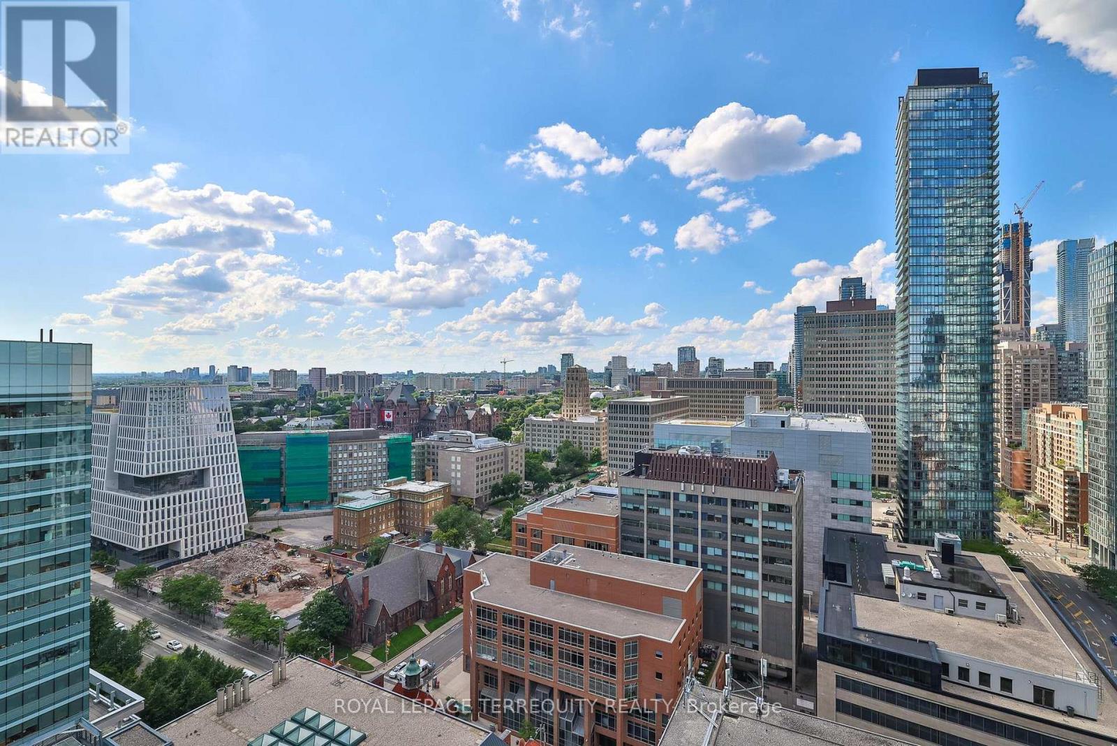 2412 - 770 Bay Street, Toronto, Ontario  M5G 0A6 - Photo 32 - C13557266