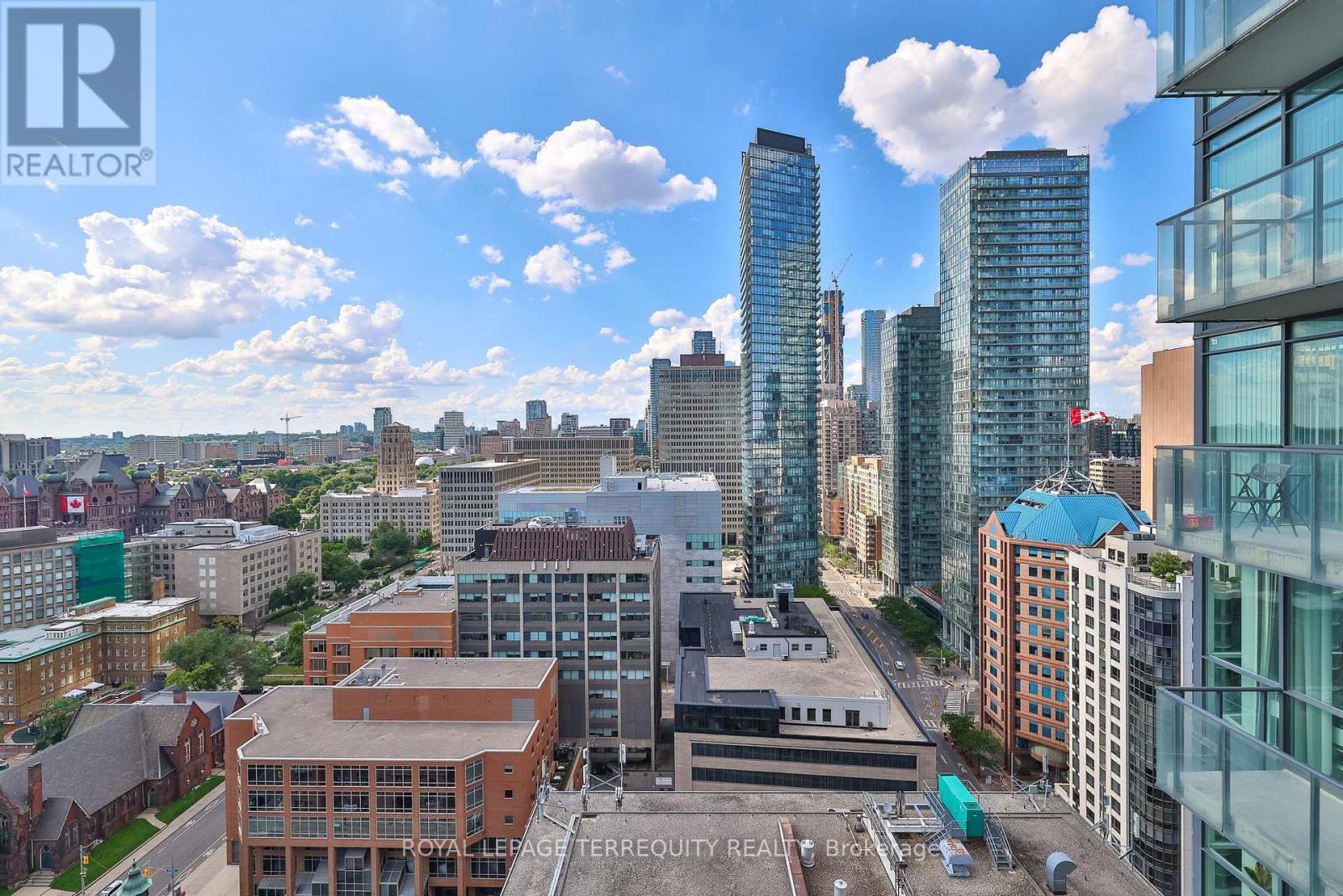 2412 - 770 Bay Street, Toronto, Ontario  M5G 0A6 - Photo 33 - C13557266