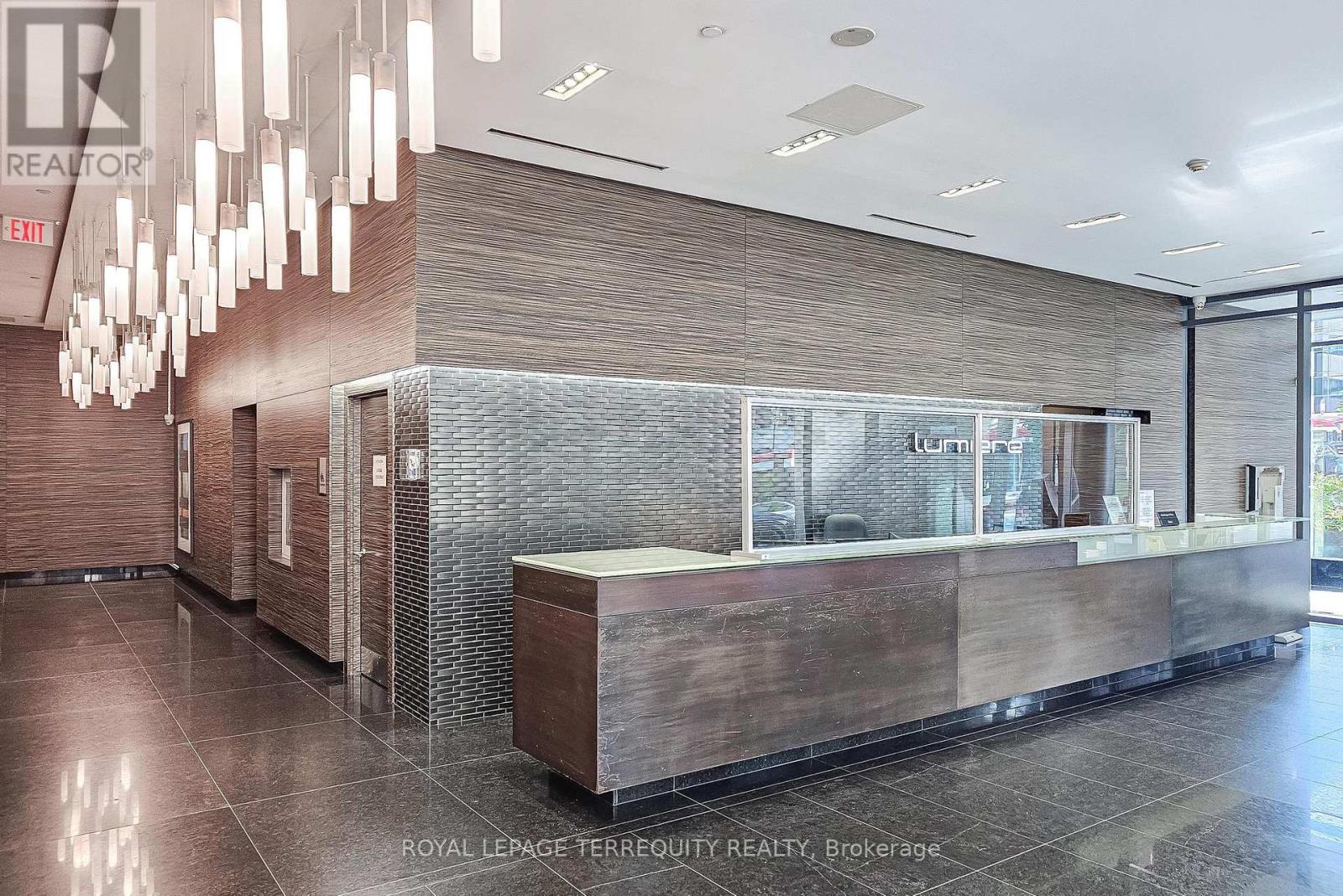 2412 - 770 Bay Street, Toronto, Ontario  M5G 0A6 - Photo 4 - C13557266