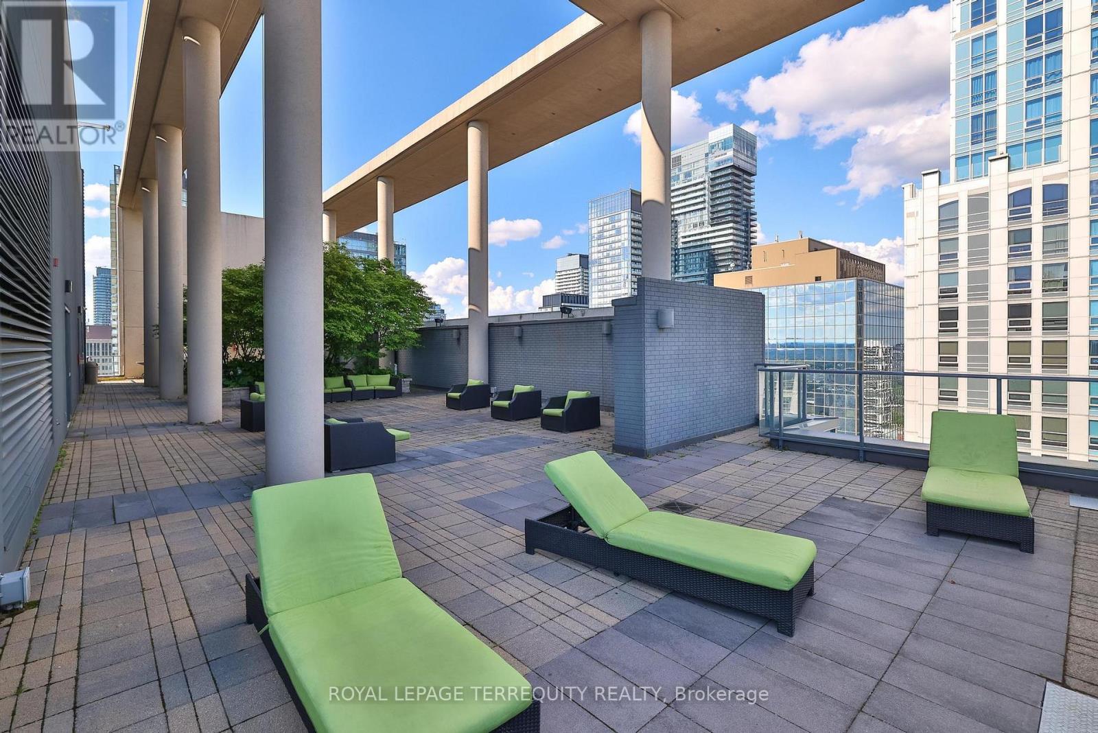 2412 - 770 Bay Street, Toronto, Ontario  M5G 0A6 - Photo 42 - C13557266