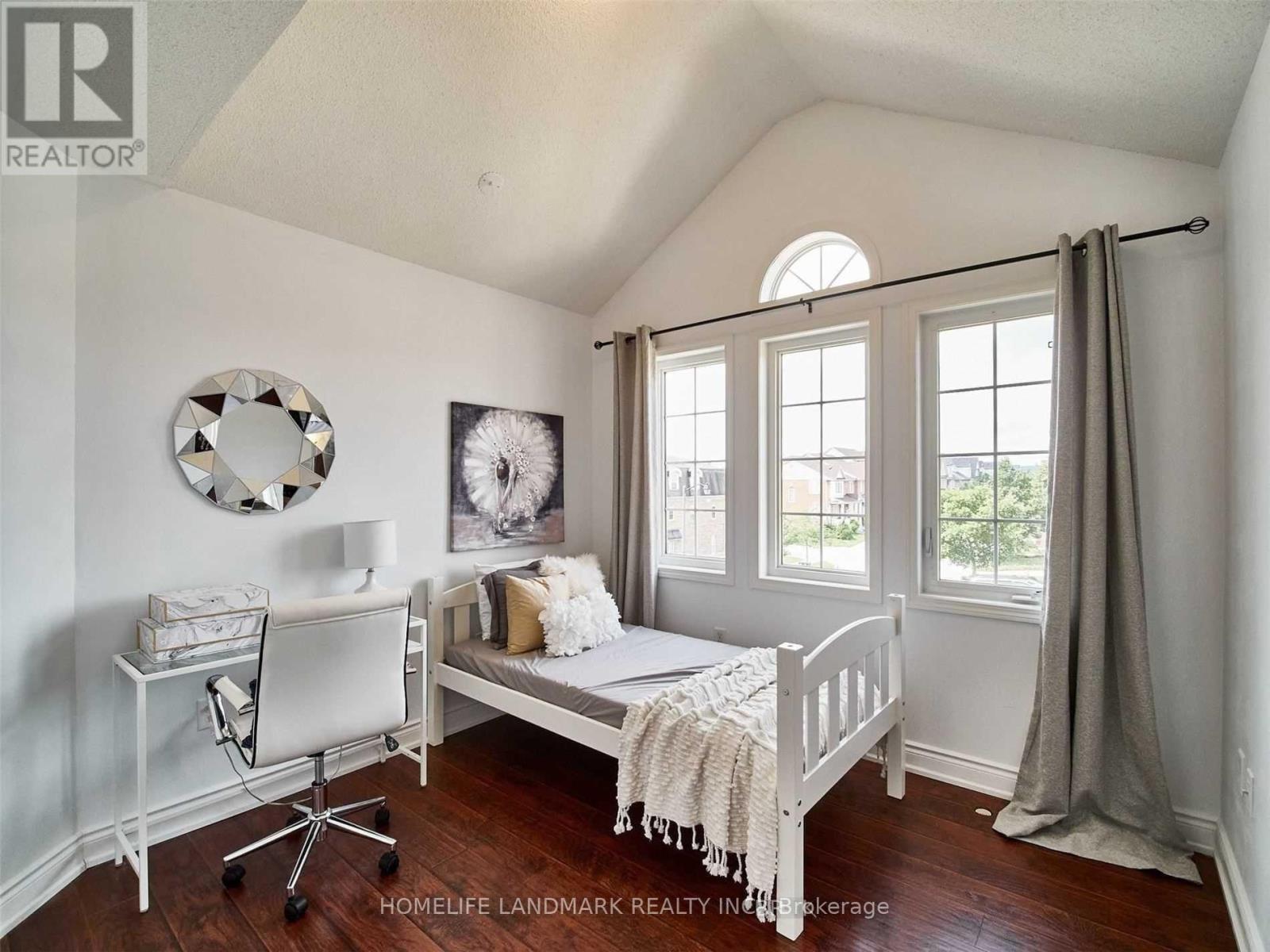 224 Rouge River Drive, Toronto, Ontario  M1B 0A8 - Photo 12 - E13557256