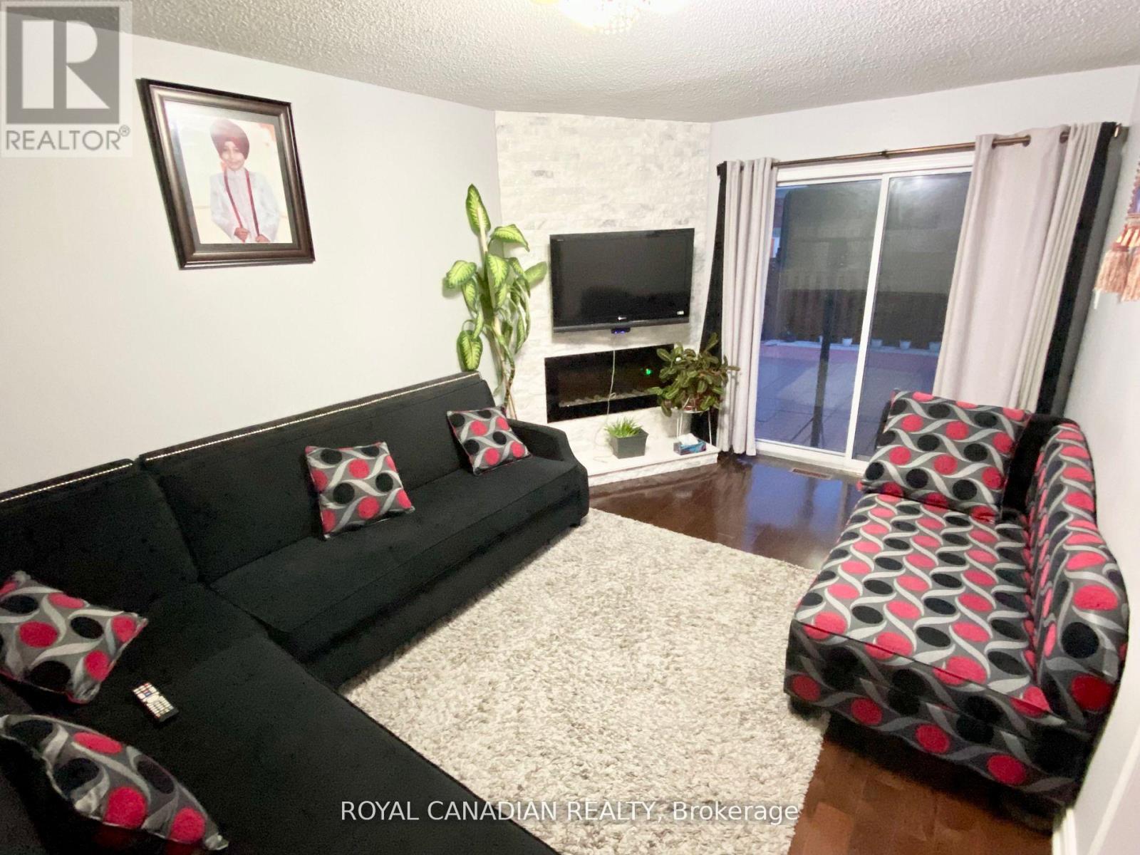 Upper - 9 Clarion Crescent, Markham, Ontario  L3S 3M8 - Photo 7 - N13557076