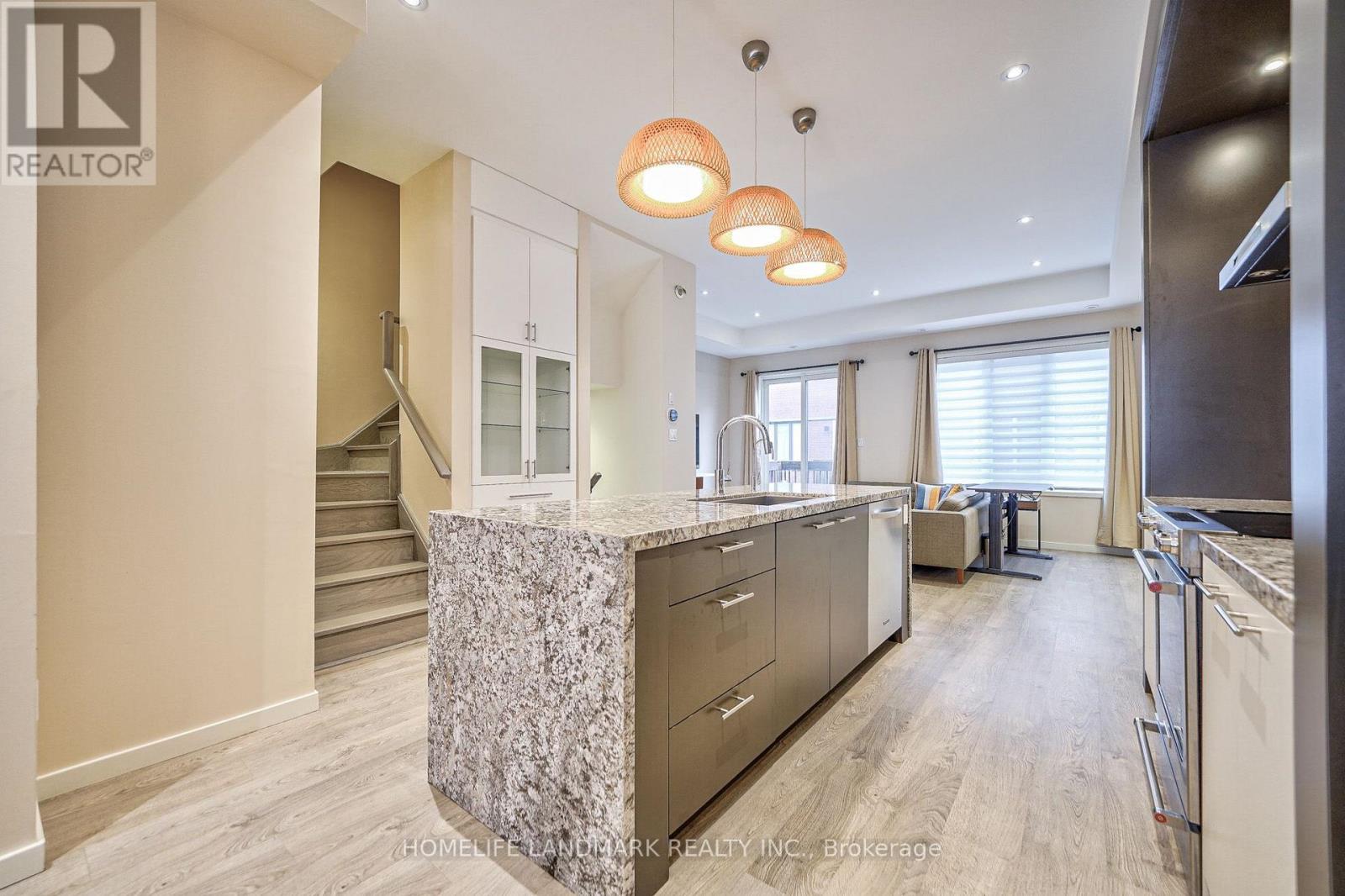 21 Genuine Lane, Richmond Hill, Ontario  L4B 0E5 - Photo 7 - N13557262