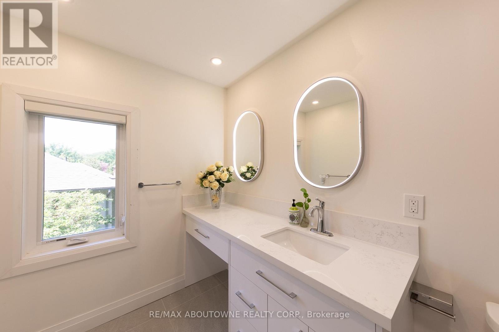 1201 Botany Hill W, Oakville, Ontario  L6J 6J5 - Photo 30 - W13557058