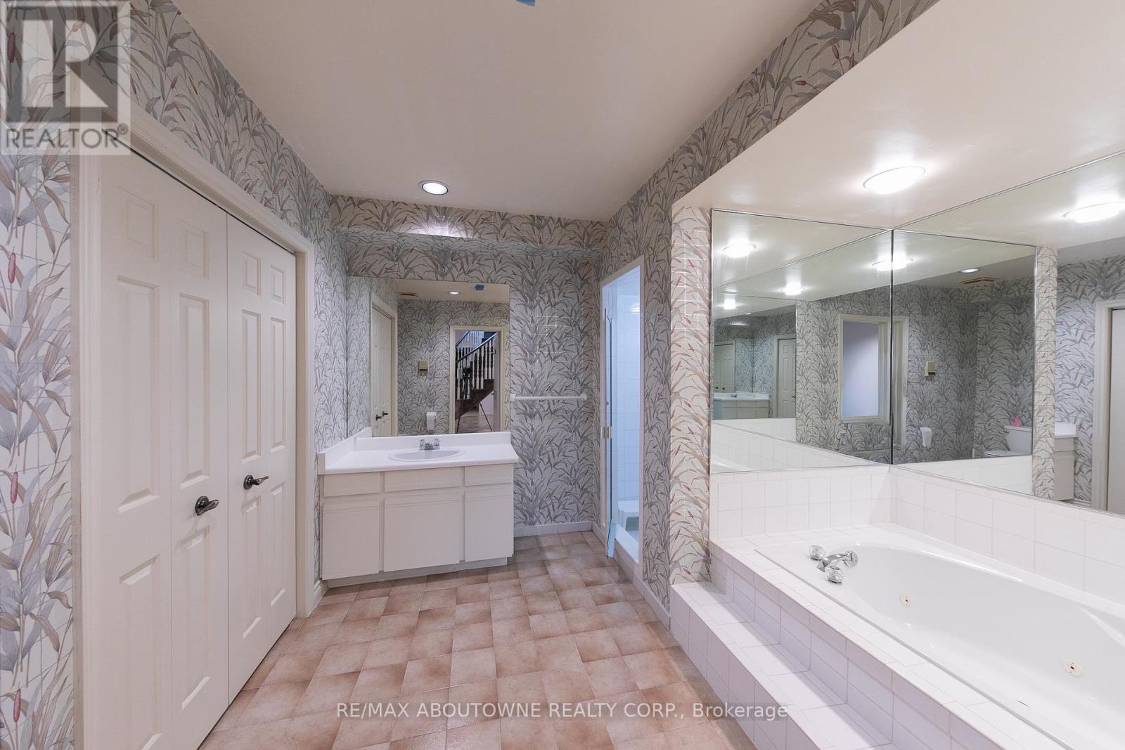 1201 Botany Hill W, Oakville, Ontario  L6J 6J5 - Photo 37 - W13557058