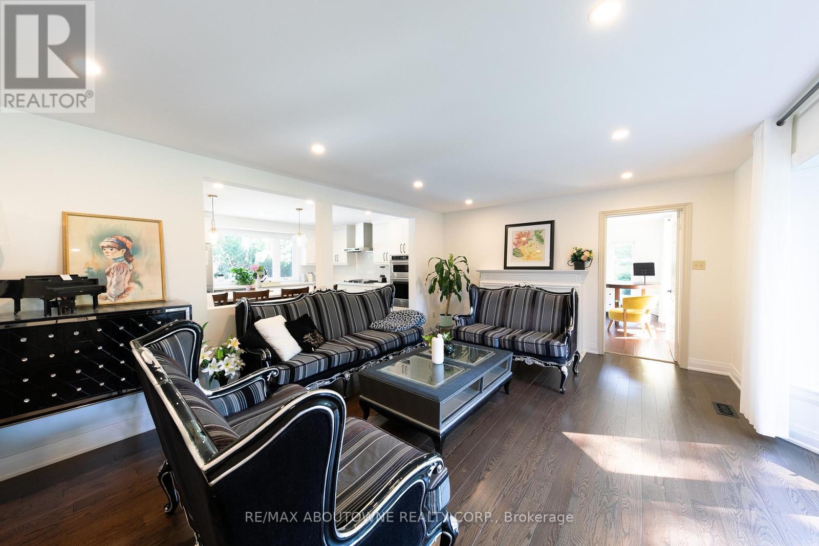1201 Botany Hill W, Oakville, Ontario  L6J 6J5 - Photo 5 - W13557058