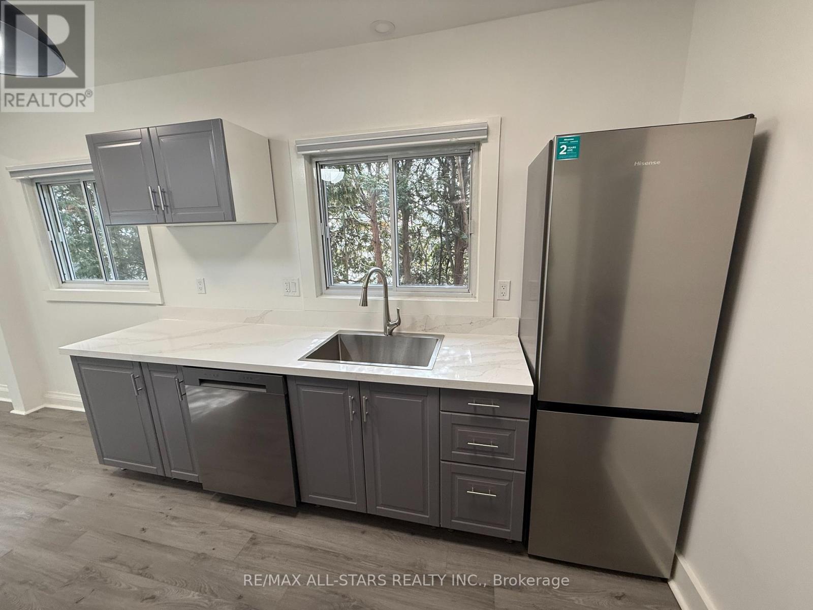 2 - 92 Thirty Ninth Street, Toronto, Ontario  M8W 3M7 - Photo 3 - W13557254