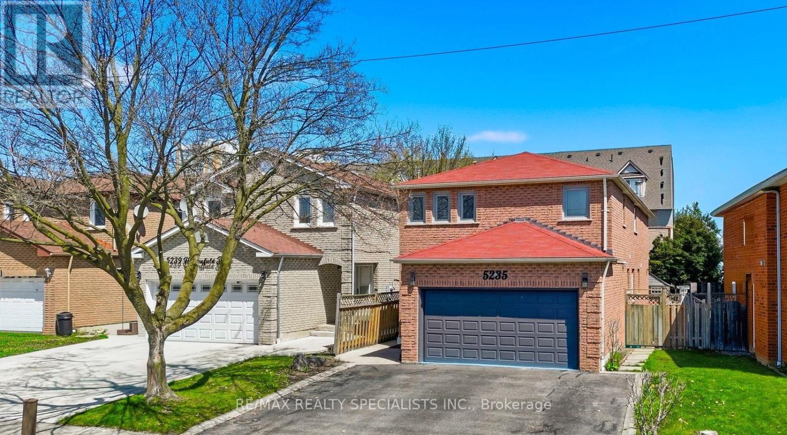 5235 Huntingfield Drive, Mississauga, Ontario  L5R 2L3 - Photo 2 - W13557260