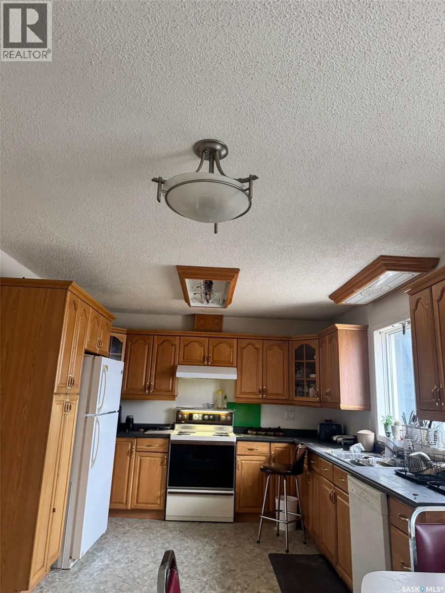 1304 Park Avenue E, Esterhazy, Saskatchewan  S0A 0X0 - Photo 11 - SK042398