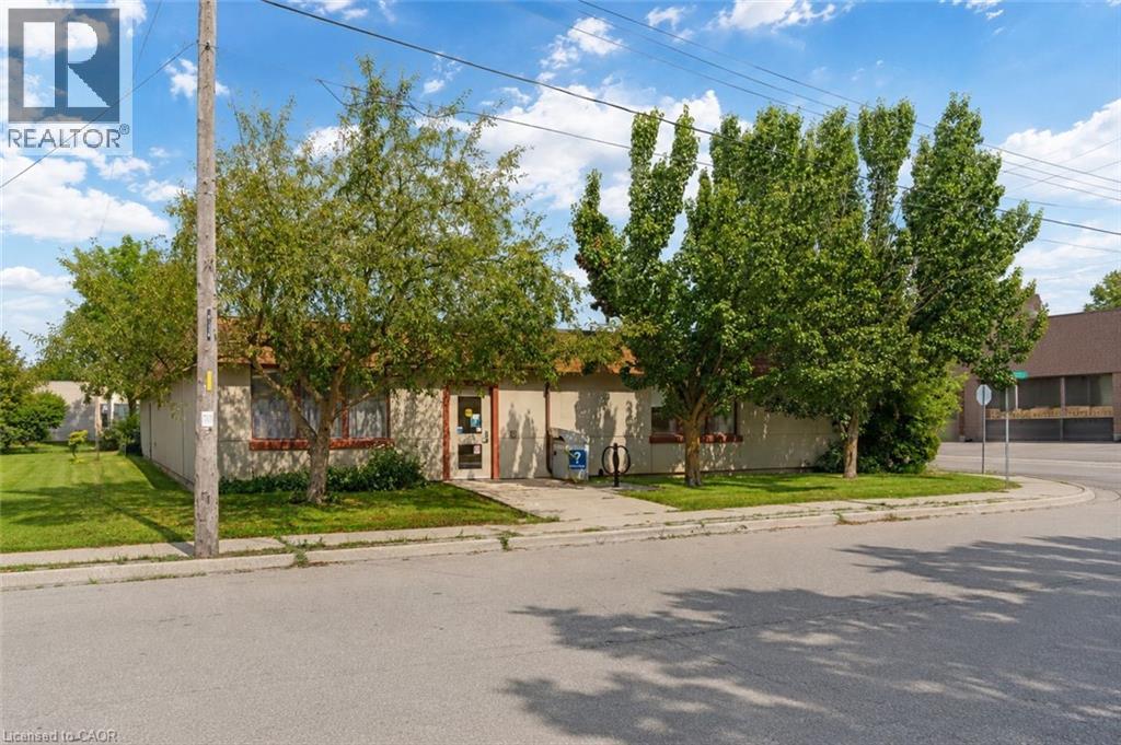 13 Alma Street N, Hagersville, Ontario  N0A 1H0 - Photo 2 - 40846329