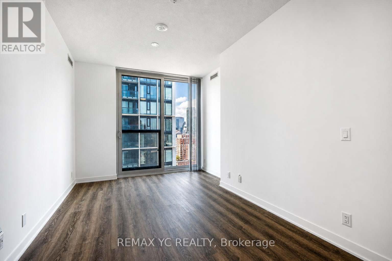 2212 - 180 Front Street E, Toronto, Ontario  M5A 0A9 - Photo 10 - C13556274