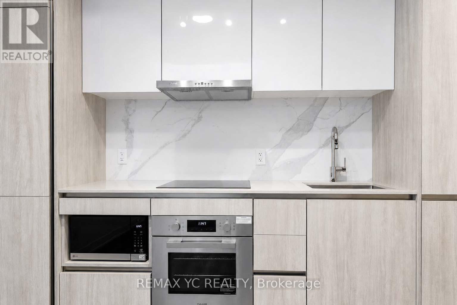 2212 - 180 Front Street E, Toronto, Ontario  M5A 0A9 - Photo 6 - C13556274
