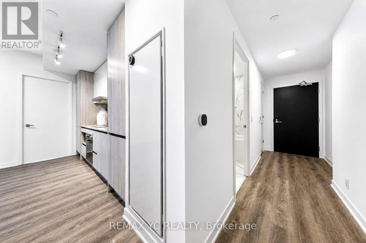 2212 - 180 Front Street E, Toronto, Ontario  M5A 0A9 - Photo 2 - C13556274