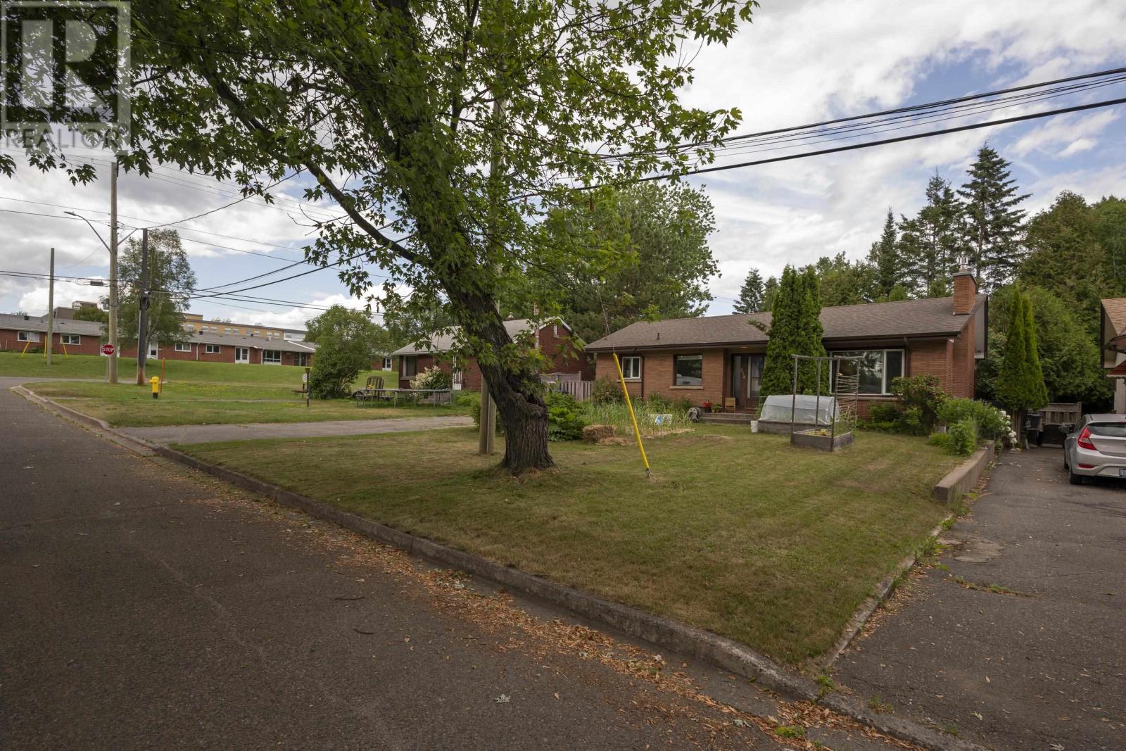 238 Nelson St, Thunder Bay, Ontario  P7A 2L7 - Photo 3 - TB2601923