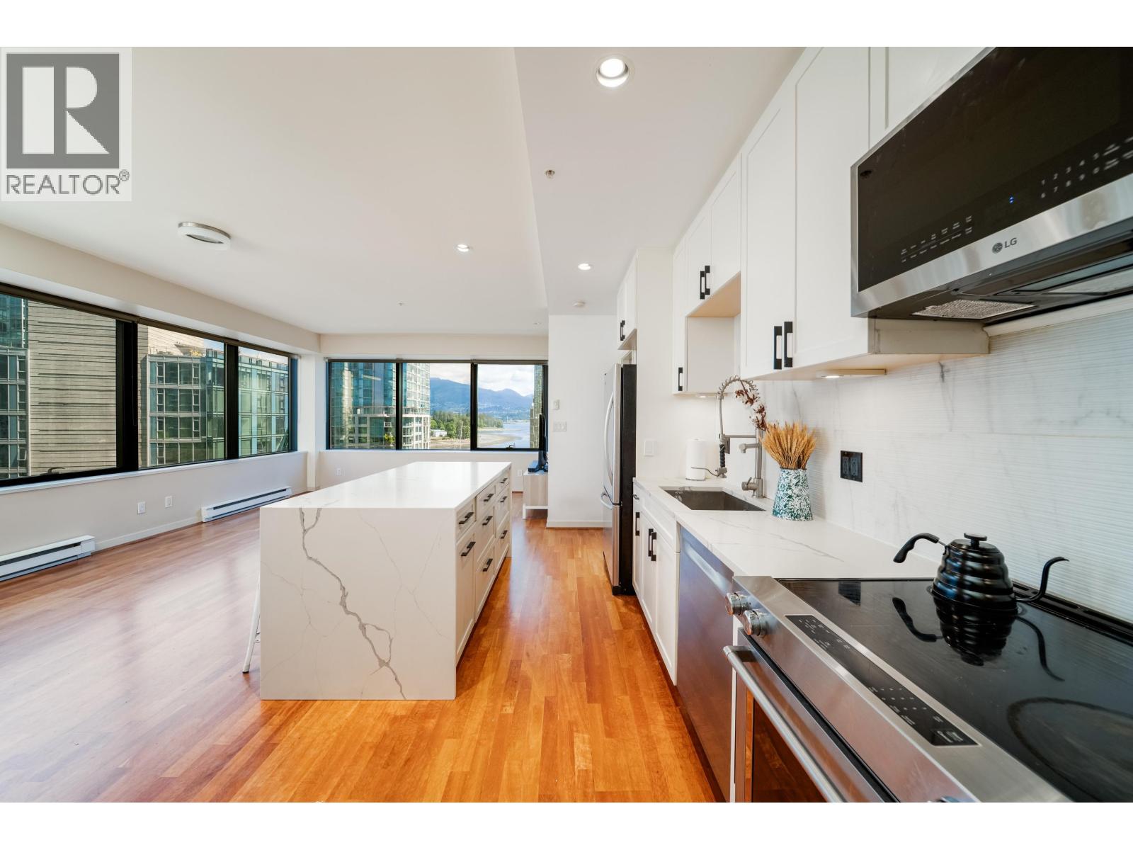 502 1333 W Georgia Street, Vancouver, British Columbia  V6E 4V3 - Photo 3 - R3145473