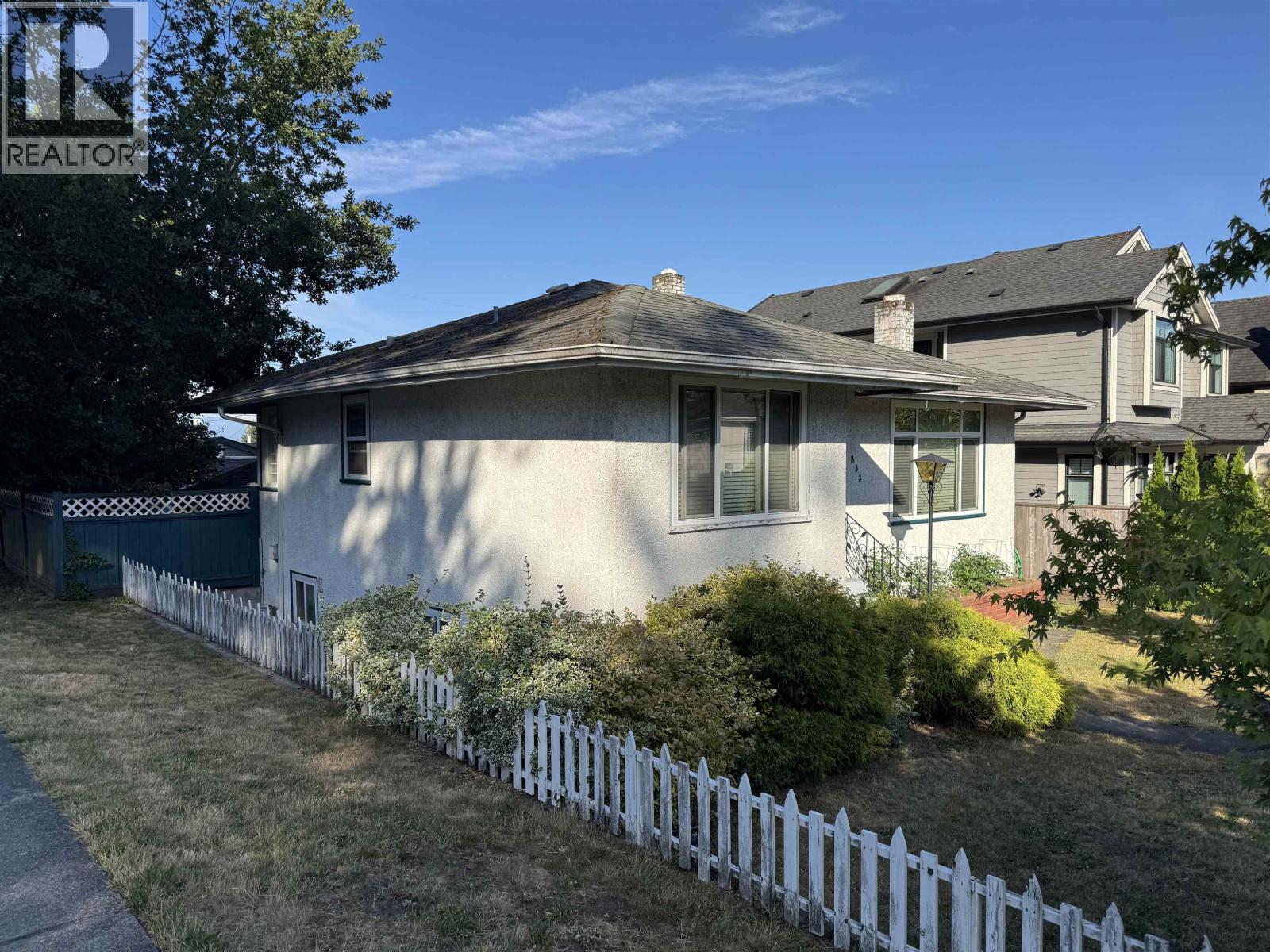 833 SCOTT STREET, New Westminster
