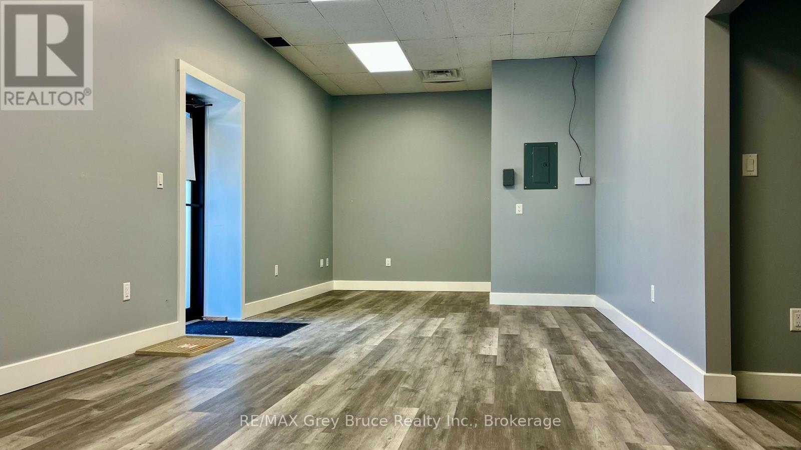 4 - 18 Yonge Street, Arran-Elderslie, Ontario  N0H 2N0 - Photo 1 - X13557362