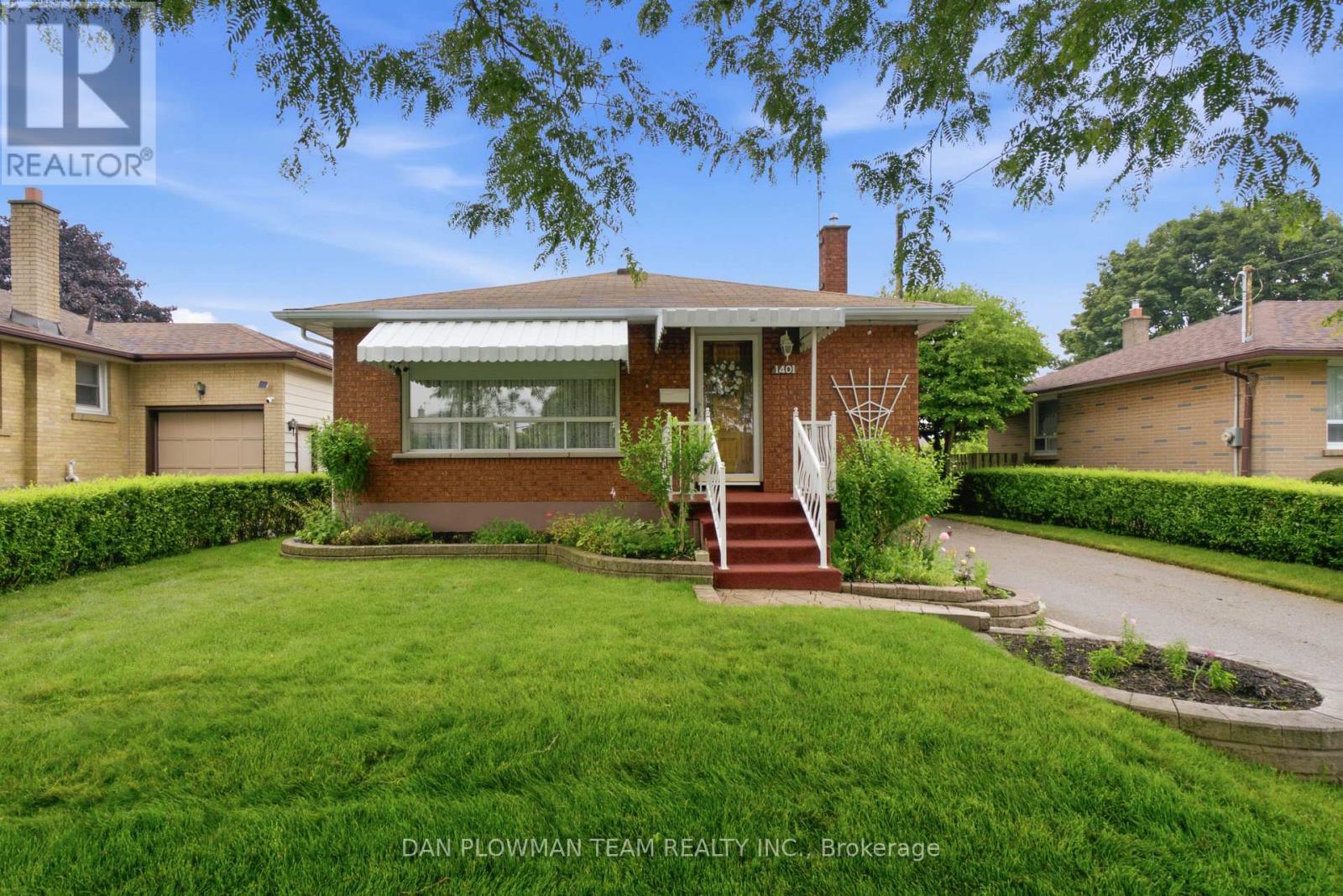 1401 Tremblay Street, Oshawa, Ontario  L1J 3X7 - Photo 2 - E13557414