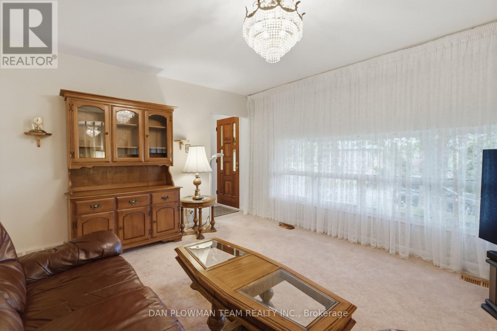 1401 Tremblay Street, Oshawa, Ontario  L1J 3X7 - Photo 6 - E13557414