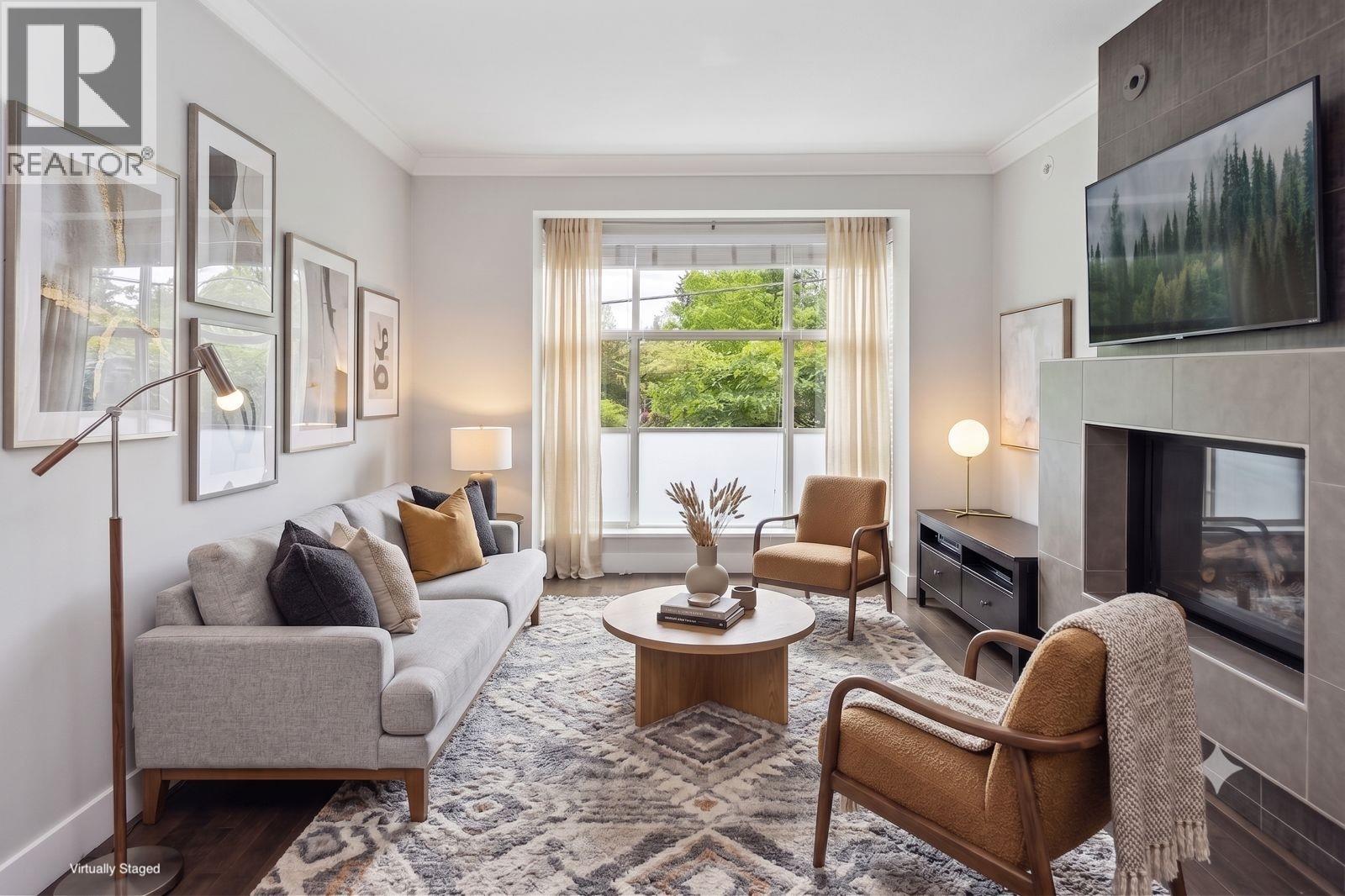2 3025 BAIRD ROAD, North Vancouver, British Columbia