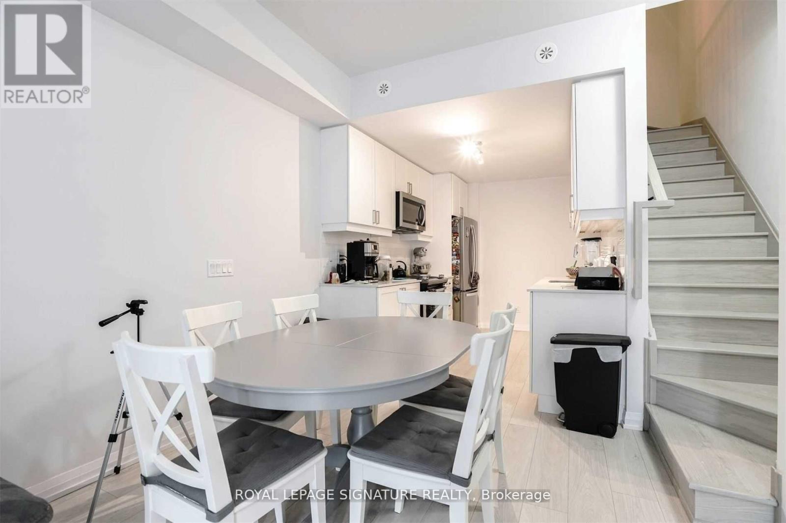 Th12 - 1010 Portage Parkway, Vaughan, Ontario  L4K 0K3 - Photo 12 - N13557378