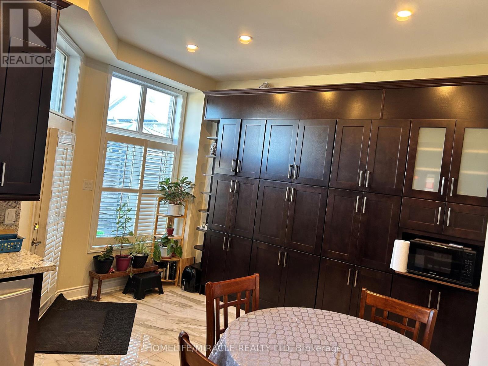 83 Cornell Park Avenue, Markham, Ontario  L6B 1B6 - Photo 4 - N13557404