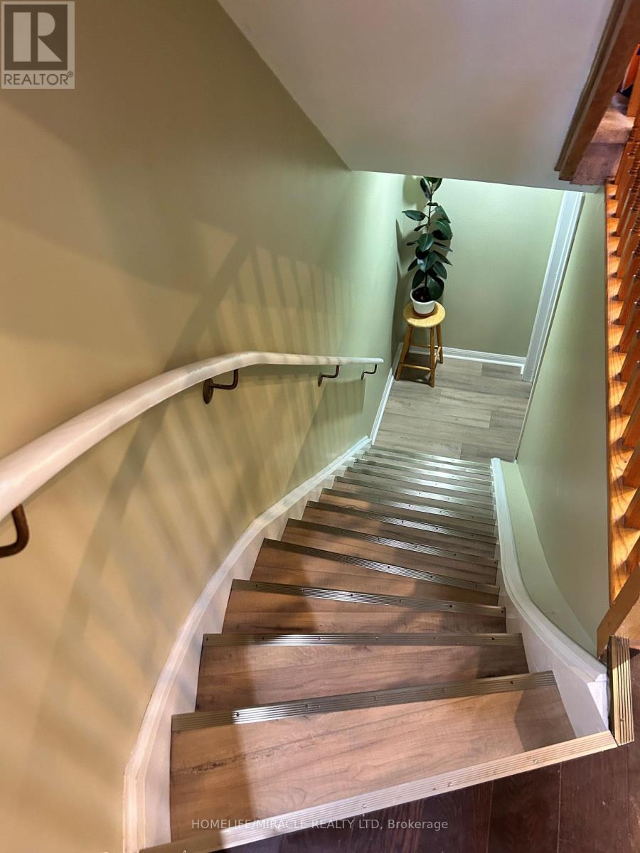 83 Cornell Park Avenue, Markham, Ontario  L6B 1B6 - Photo 5 - N13557404