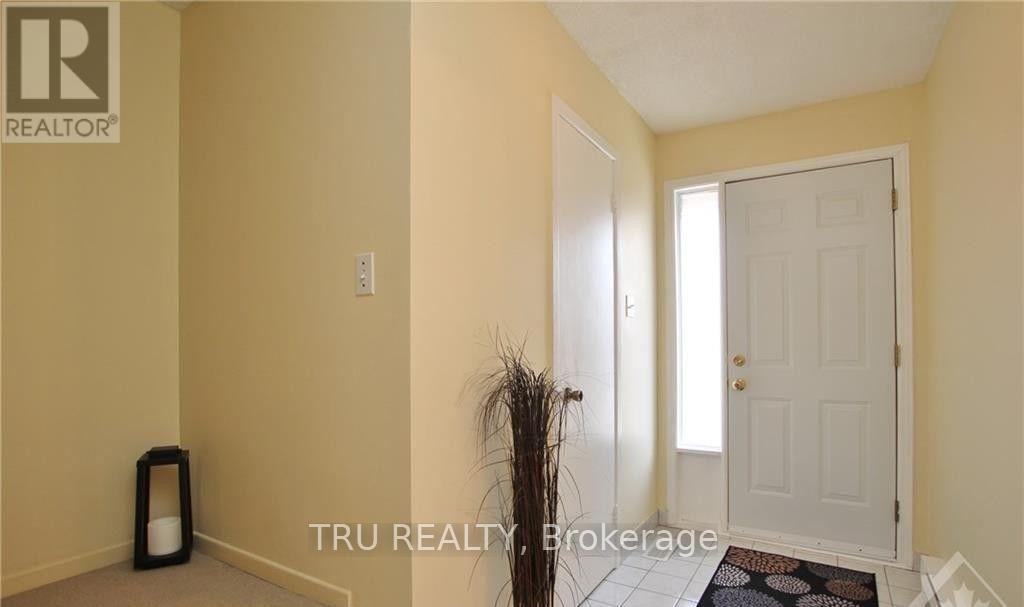 B - 302 Craig Henry Drive, Ottawa, Ontario  K2G 4H5 - Photo 3 - X13557354