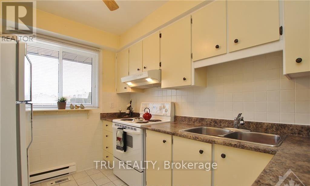 B - 302 Craig Henry Drive, Ottawa, Ontario  K2G 4H5 - Photo 4 - X13557354