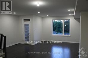 321 Quest Private, Ottawa, Ontario  K1X 0J1 - Photo 2 - X13557366