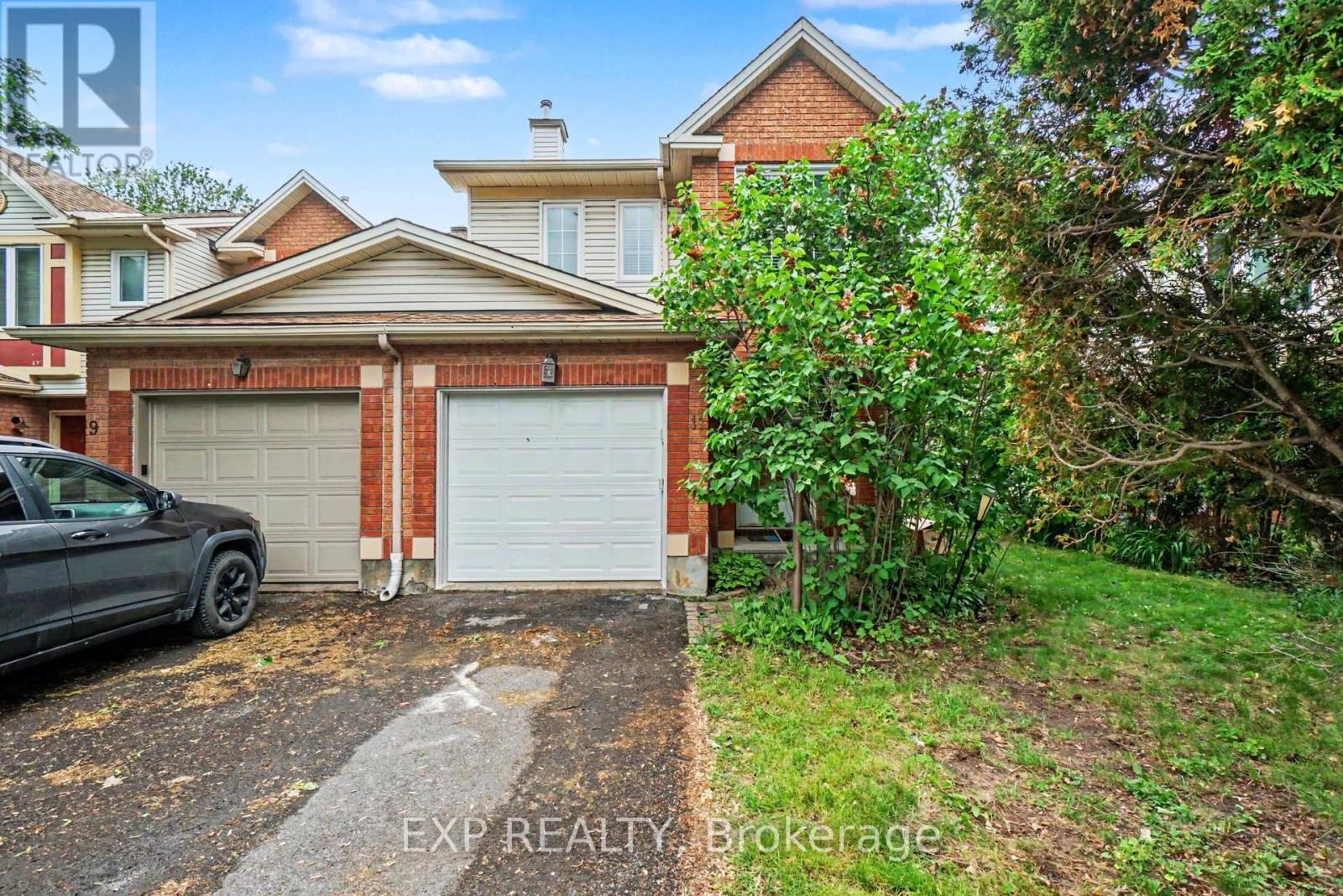 11 Longshire Circle, Ottawa, Ontario  K2J 4K7 - Photo 2 - X13557392