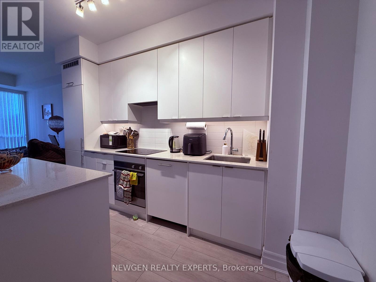 1309 - 30 Elm Drive W, Mississauga, Ontario  L5B 0N6 - Photo 6 - W13557306