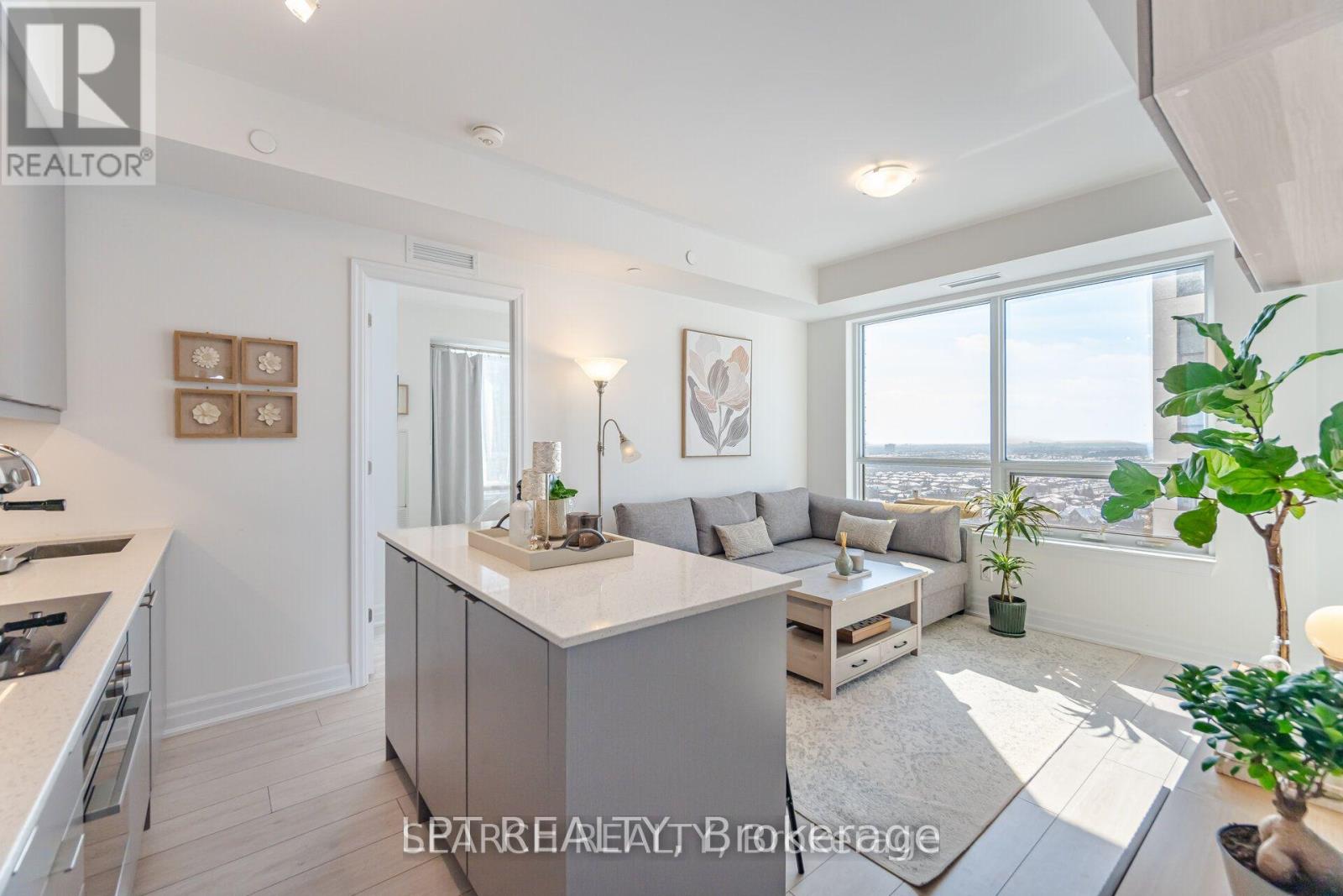 1708 - 30 Elm Drive W, Mississauga, Ontario  L5B 0N6 - Photo 2 - W13557376
