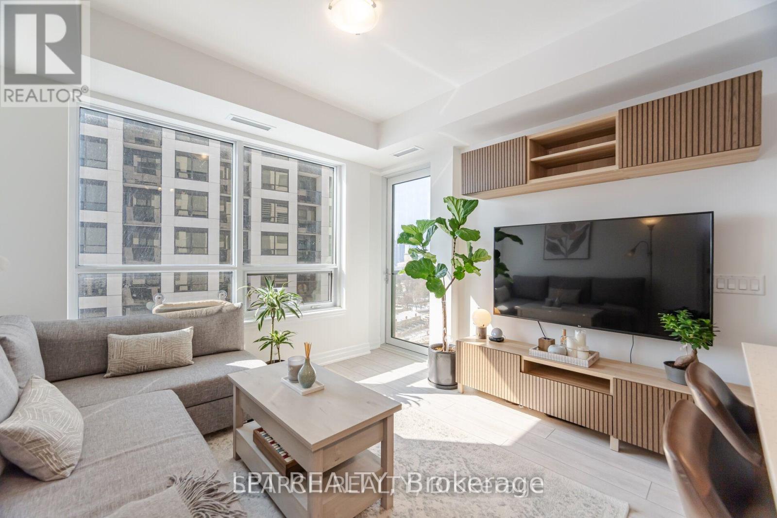 1708 - 30 Elm Drive W, Mississauga, Ontario  L5B 0N6 - Photo 4 - W13557376