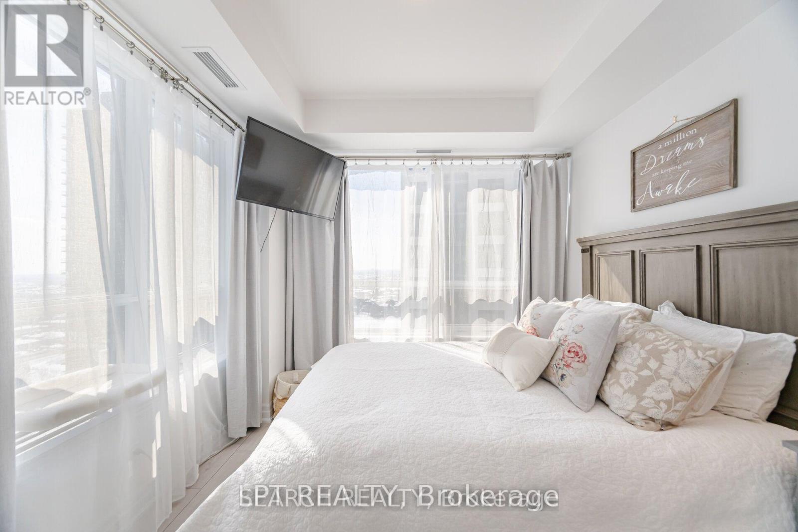 1708 - 30 Elm Drive W, Mississauga, Ontario  L5B 0N6 - Photo 5 - W13557376